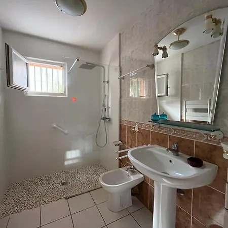 Hébergement de vacances Maison T3 à Arcachon, Proche Et Centre, 2 Chambres, Terrasse Avec Bbq - Fr-1-319-551